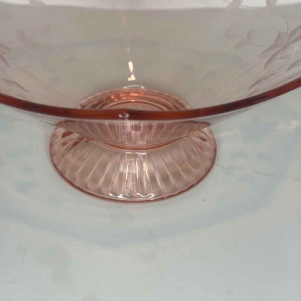Standard‎ Glass Norwood Pink Etched Floral Pedestal Bowl - Picture 5 of 8